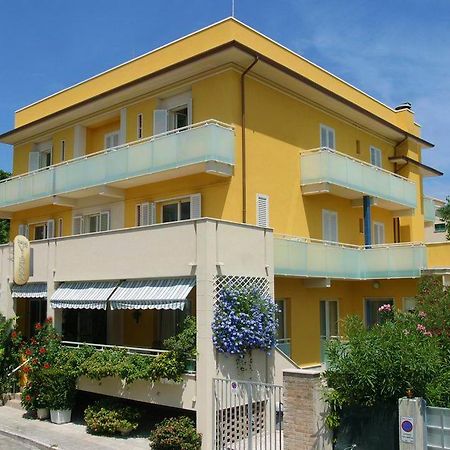 Hotel Vienna Senigallia Esterno foto