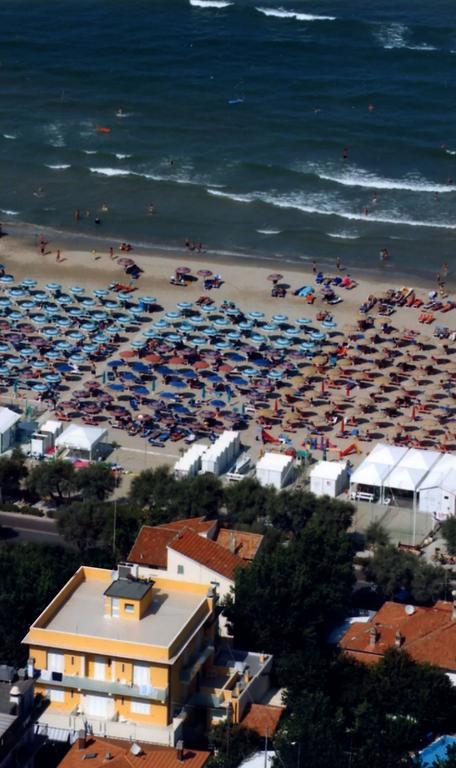 Hotel Vienna Senigallia Esterno foto