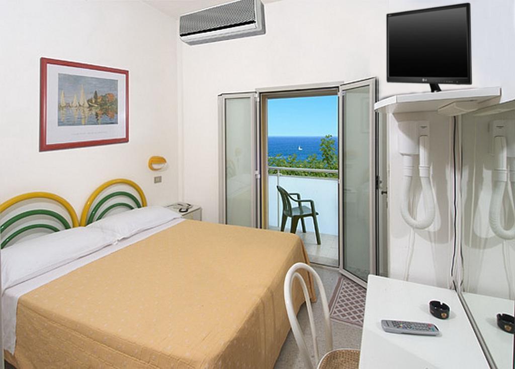 Hotel Vienna Senigallia Camera foto