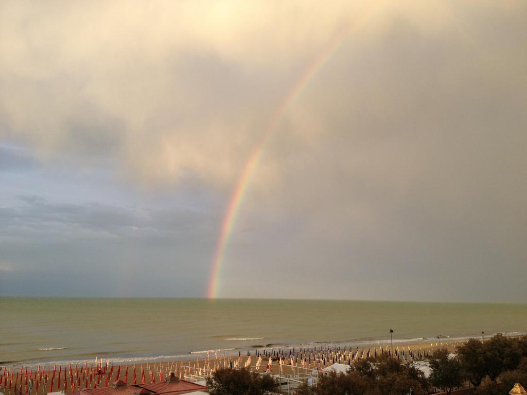 Hotel Vienna Senigallia Esterno foto